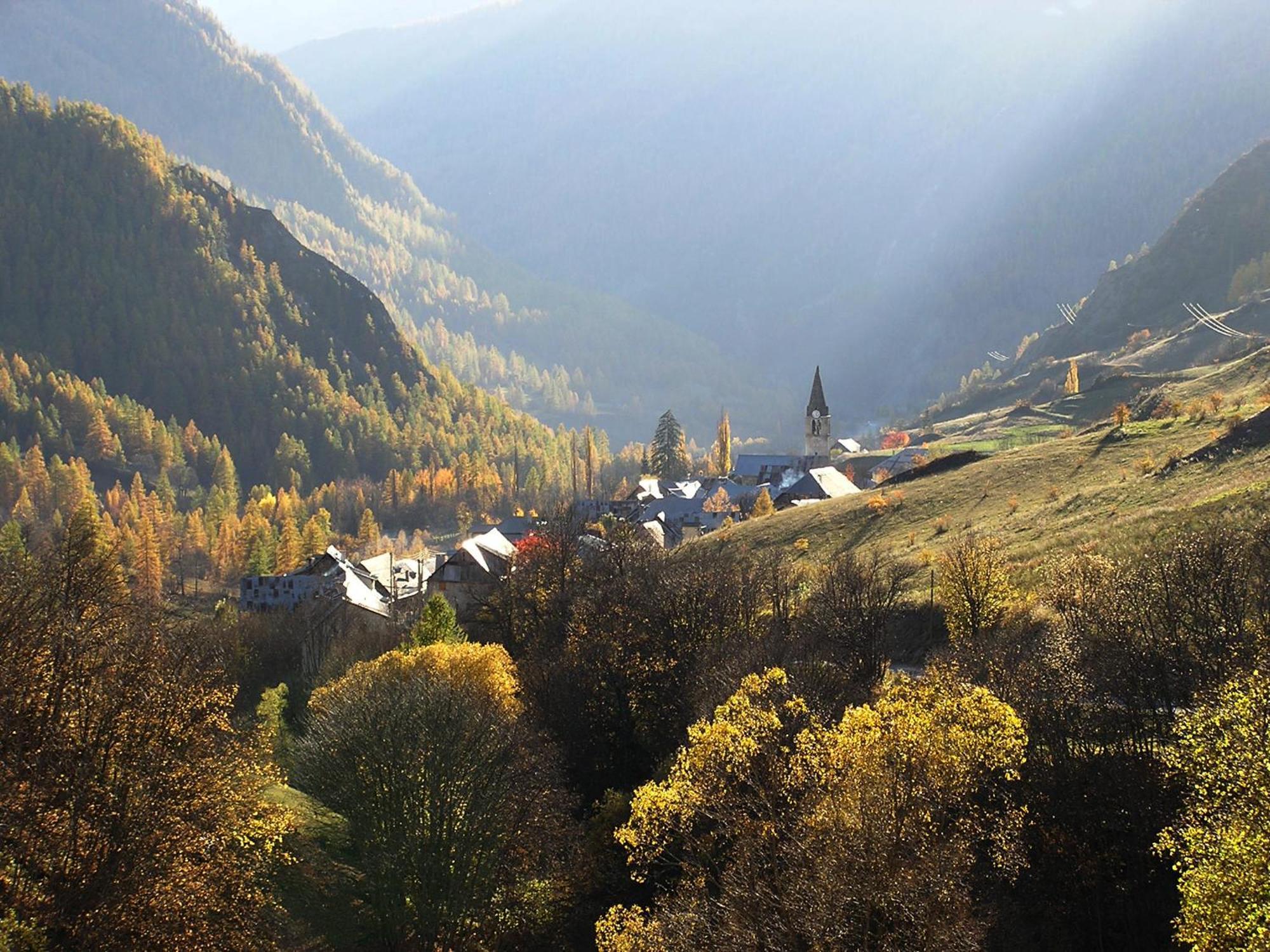 Studio Barcelonnette Ubaye, Provence Enchastrayes エクステリア 写真